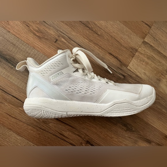 Basketball MOOLAH sneakers - Picture 2 of 3